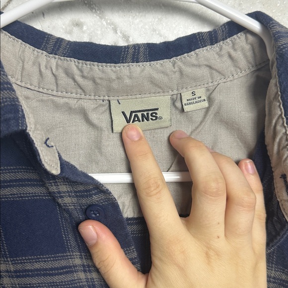 Vans cropped Navy Plaid Shirt - Picture 2 of 3